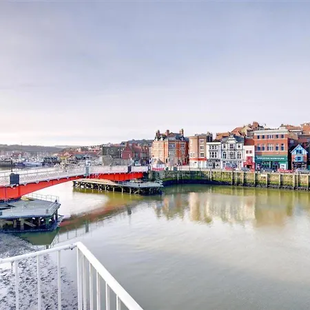Apartment 3 Bed In Oc-w120 Whitby