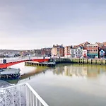 Apartment 3 Bed In Oc-w120 Whitby