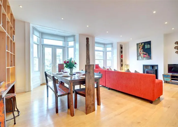 3 Bed In Oc-w120 דירה